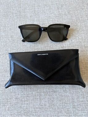 Gentle Monster Black Womens Lilit Sunglasses